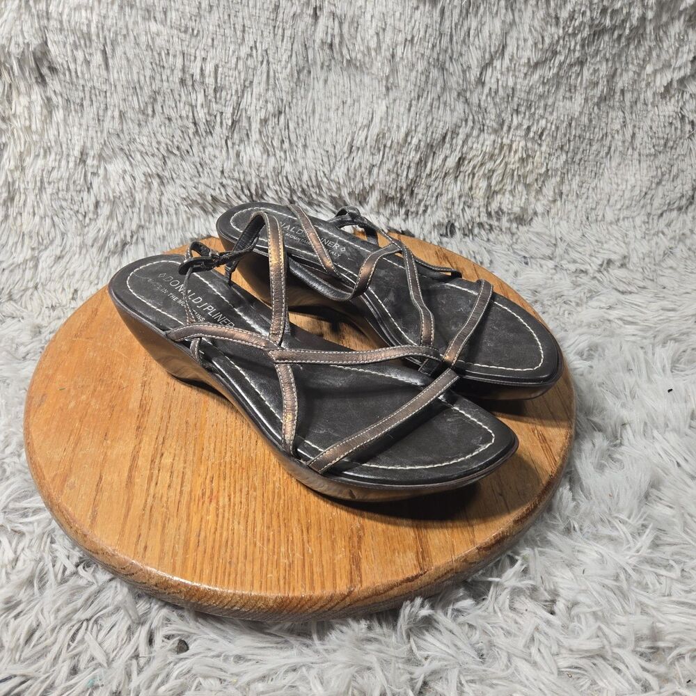 Donald Pliner Womens Bronze Metallic Platform Wedge Strappy Sandal Heels Size 10
